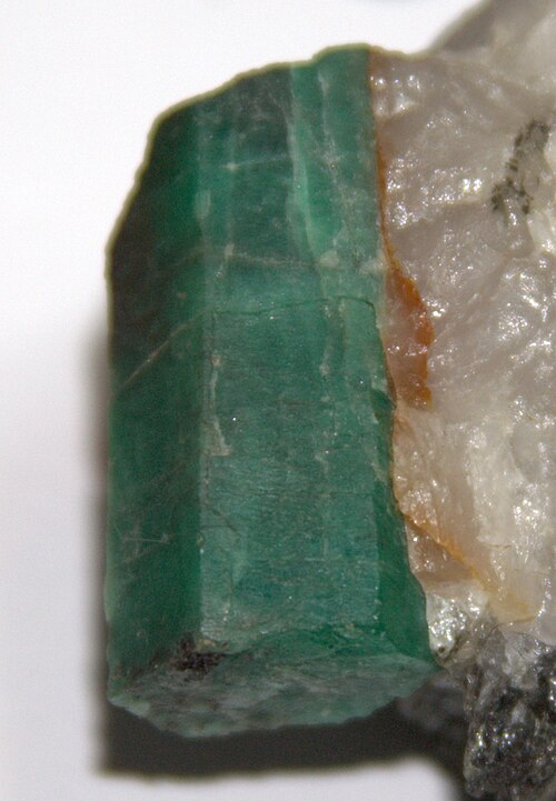 How to Spot Fake Emeralds Online: How to Spot Fake Emeralds Online shown through color, cut, setting context, and material evidence.